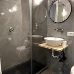 Room Rental 3*
