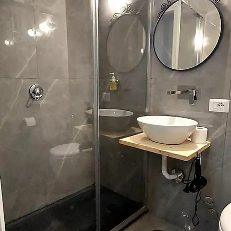 Room Rental 3*