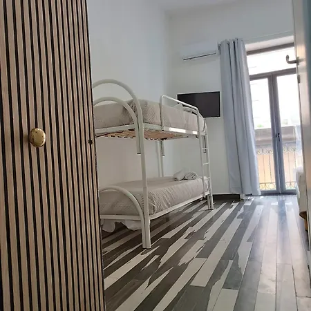 Room Rental Napels